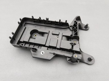 База полка батареи AUDI Q3 (8U) 2011 - 2015