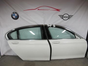 Передні задні праві двері BMW G12 G11 300