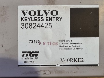 VOLVO V40 98R центральний модуль замка 30824425