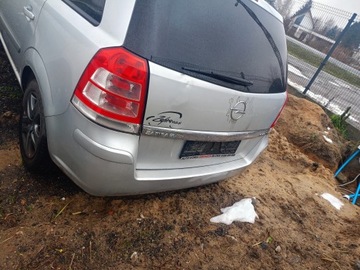 Задній бампер OPEL ZAFIRA B LIFT 2010 Z176