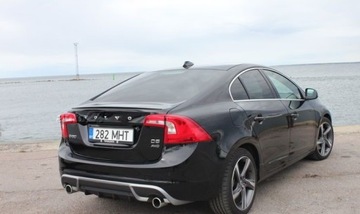 VOLVO S60 2010 > спойлер волан на заслінку грунтовка!