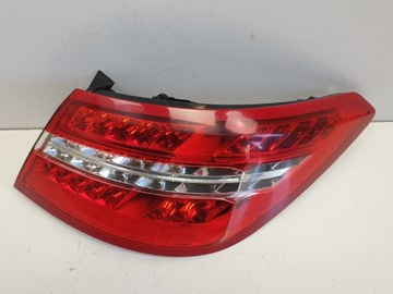 Mercedes W207 COUPE TYLNA LAMPA PRAWA prawy tył