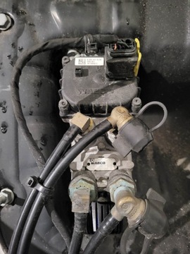Mercedes Actros MP4 головний гальмівний клапан