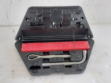 AUDI A8 S8 ящик для зберігання інструментів