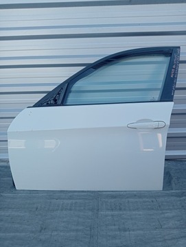 Ліва передня двері BMW E90 A300