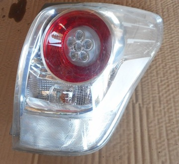 Toyota Verso 09- lampa prawa tylna tył LED