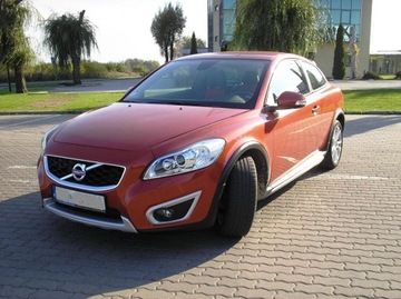 VOLVO C30 передній бампер спідниця