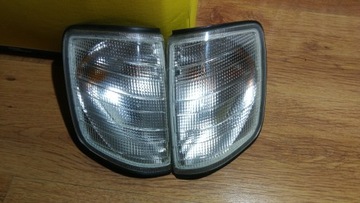 Поворотники напряму мигалки MERCEDES 124 W124 HELLA l + p білий OEM