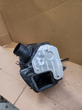 Корпус повітряного фільтра AUDI A4 B9 A5 8W0133835P