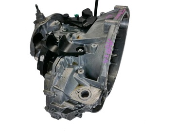 КОРОБКА ПЕРЕДАЧ RENAULT TRAFIC 2.0 PF6070 19 -