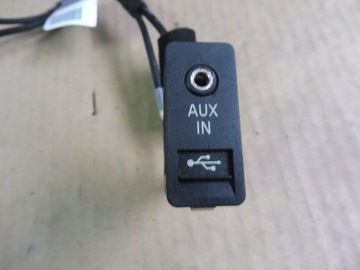 Bmw E90 E91 E92 E93 gniazdo port AUX USB z wiązką