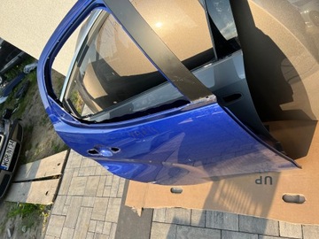 Toyota Yaris IV 19-задні праві двері