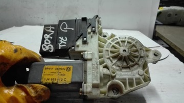 Двигун вітрового скла задній правий Volkswagen 1j4959812c