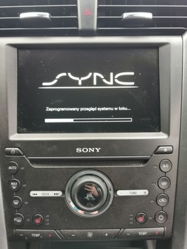 SYNC Mondeo Mk5 от Sony-глинтвейн сидений.