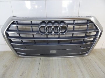 Решітка радіатора Audi Q5 80a853651c S-LINE