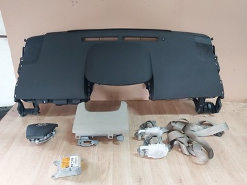 Toyota Prius Plus + deska air bag pasy poduszka