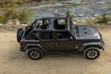 Пороги ступени стальные трубы Jeep Wrangler 4D