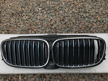 BMW 7 G11 HYBRID решітка радіатора на вході 2017 -