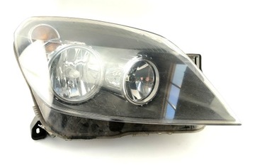 LAMPA PRAWY PRZÓD CZARNA OPEL ASTRA H (2004-2006)