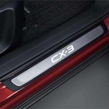 Listwy ozdobne progów z podświetleniem Mazda CX-3