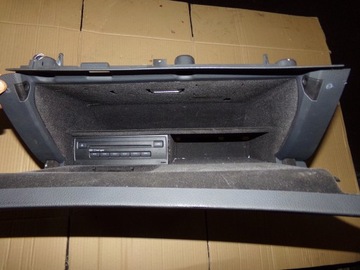Ящик для зберігання з чейнджером в зборі фото AUDI A6 C6 EUROP