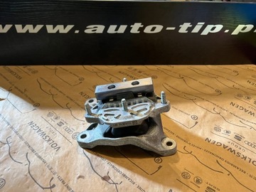 Подушка коробки передач Audi 8w0399156 8w0399118b