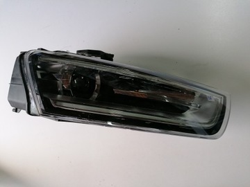 AUDI Q3 права передня фара ксенонова Світлодіодна лампа