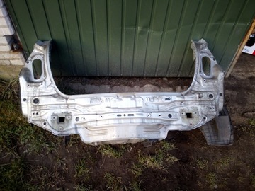 toyota verso 09-18 pas tył wanna