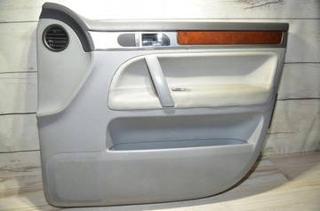 Оббивка правої передньої двері VW Touareg 7L