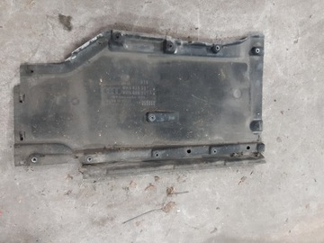 AUDI A4 B9 8W крышка шасси левая 8W0825207