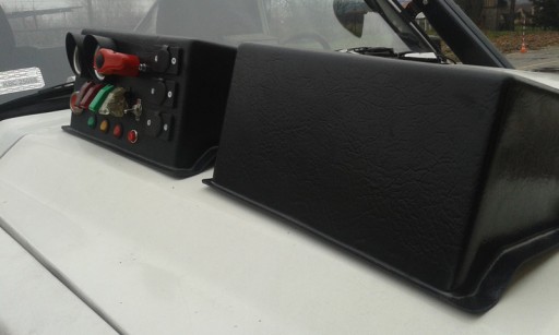 Консоль приладової панелі Nissan Patrol Y60 - 4