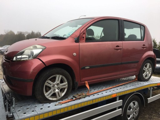 Daihatsu SIRION 2005-сиденья с воздушной сумкой спереди и сзади - 4