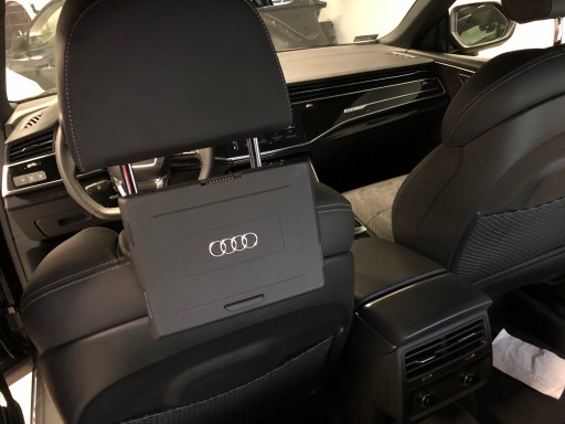 Audi Q8 tablet - 2