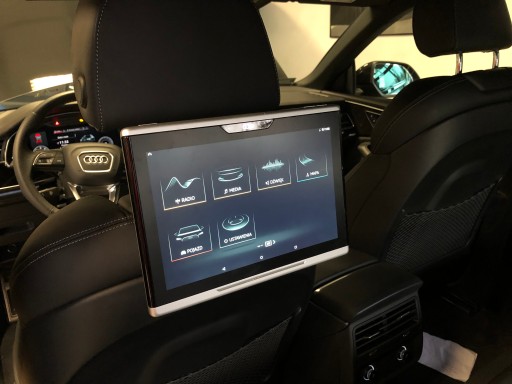 Audi Q8 tablet - 3