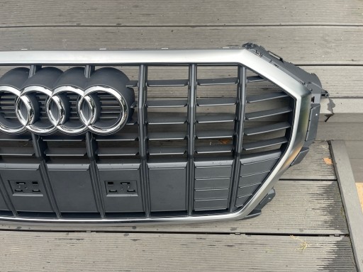 Решітка радіатора Audi Q3 83A 83a853651 - 8