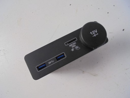 GNIAZDO PORT USB SIM 12V JAGUAR E-PACE - 1