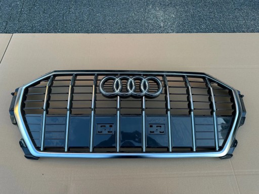 Решітка радіатора Audi Q3 83A S-LINE оригінал супер СТАН - 1