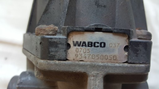 ZAWÓR SZEŚCIOOBWODOWY MERCEDES WABCO 9347050050 - 2