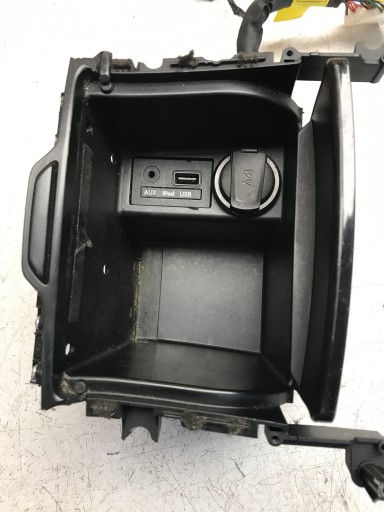 Коробка для зберігання роз'єм USB AUX для HYUNDAI I40 84635-3Z600 - 3