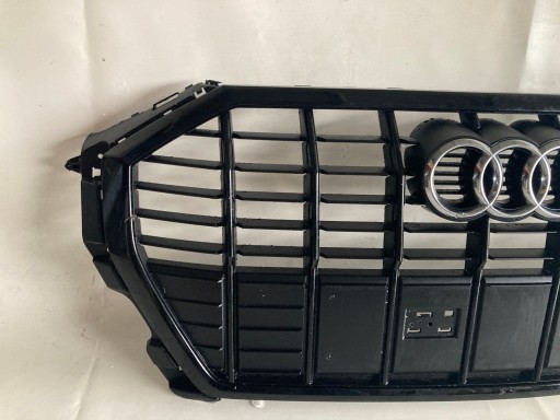 Решітка радіатора чорний AUDI Q3 83A 83a853651b - 5