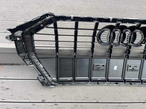 Решітка радіатора Audi Q3 83A 83a853651 - 9