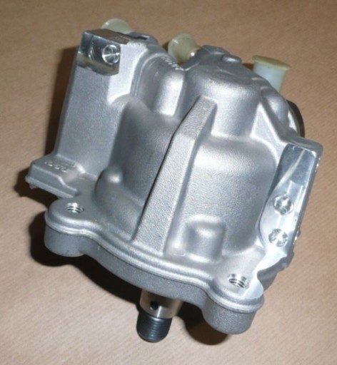 НОВИЙ ПАЛИВНИЙ НАСОС PSA 1.4 / 1.6 HDI 9811347380 - 7