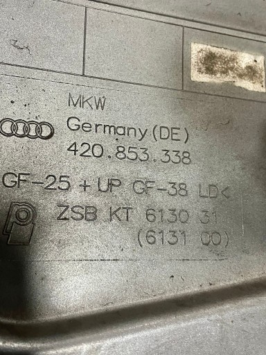Audi R8 420 06- panel boczny prawy poszycie Carbon - 5