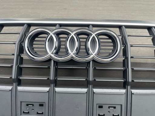 Решітка радіатора Audi Q3 83A 83a853651 - 6