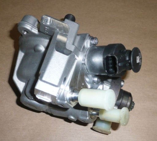 НОВИЙ ПАЛИВНИЙ НАСОС PSA 1.4 / 1.6 HDI 9811347380 - 4