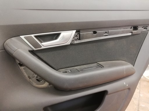 Audi A6 C6 оббивка бекон задніх дверей Універсал - 2