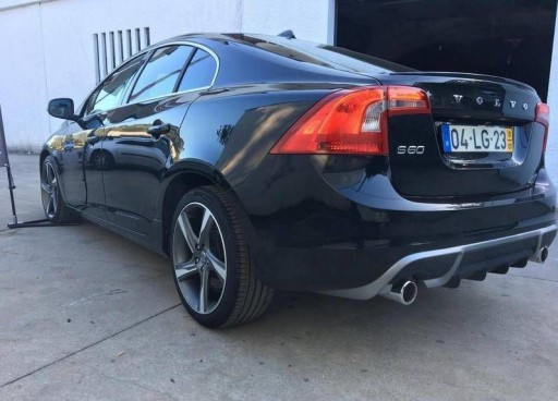 VOLVO S60 2010 > спойлер волан на заслінку грунтовка! - 6