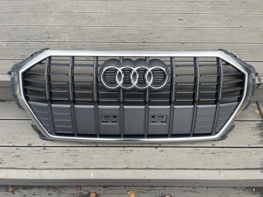 Решітка радіатора Audi Q3 83A 83a853651 - 1