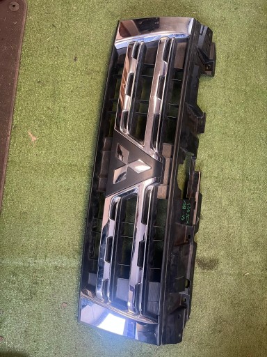 MITSUBISHI PAJERO IV 11-14 ATRAPA GRILL 7450A777 - 1