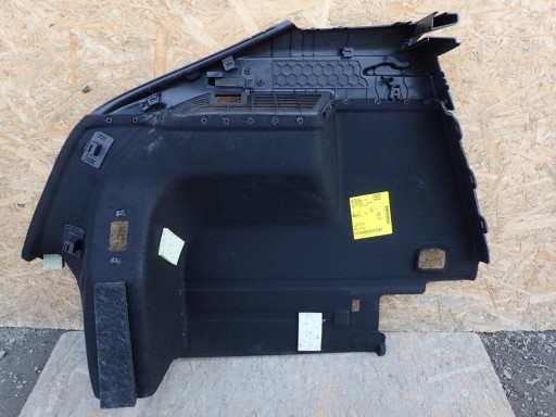 Оббивка бекону правого багажника AUDI RS Q3 83F - 3